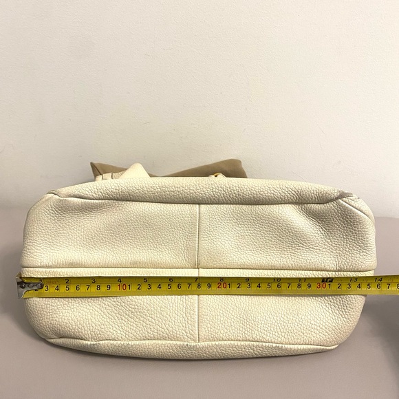 Bottega Veneta off white Leather Purse - Picture 6 of 9